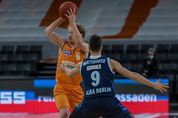 借助现代化 借助现代化