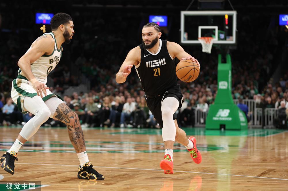 同时准确地 同时准确地