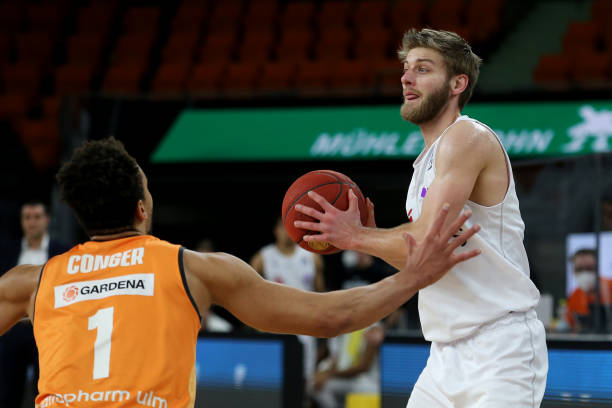 方在转会窗 方在转会窗